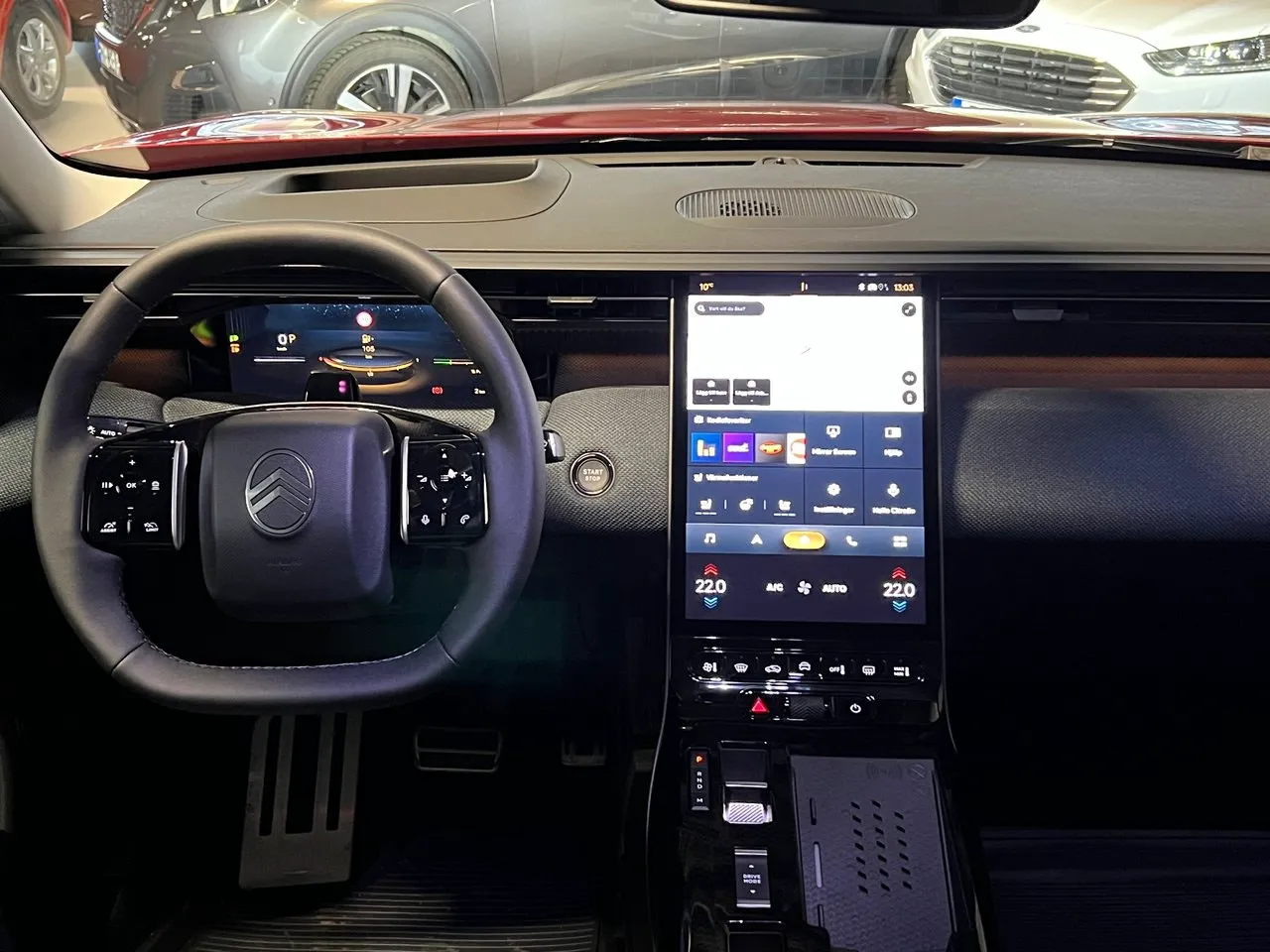 Vehicle image 14