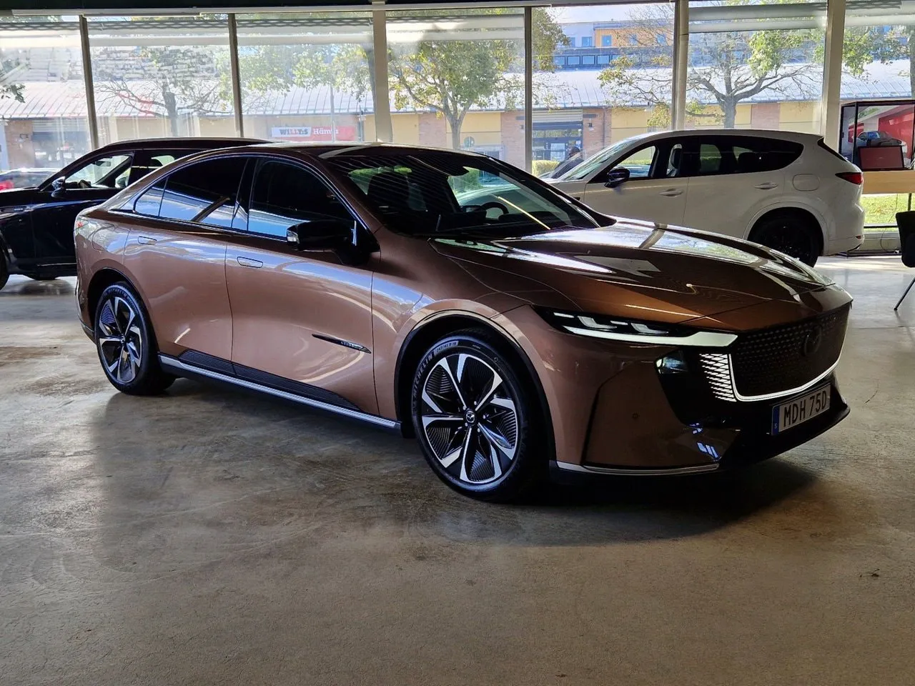 Vehicle image 5