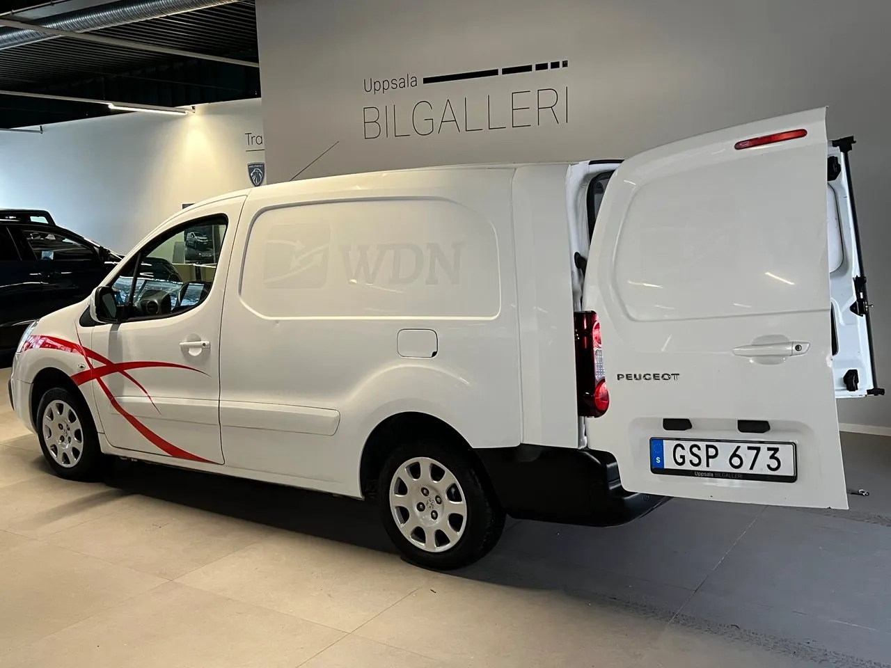 Vehicle image 5