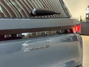 Peugeot e-5008 bild 10