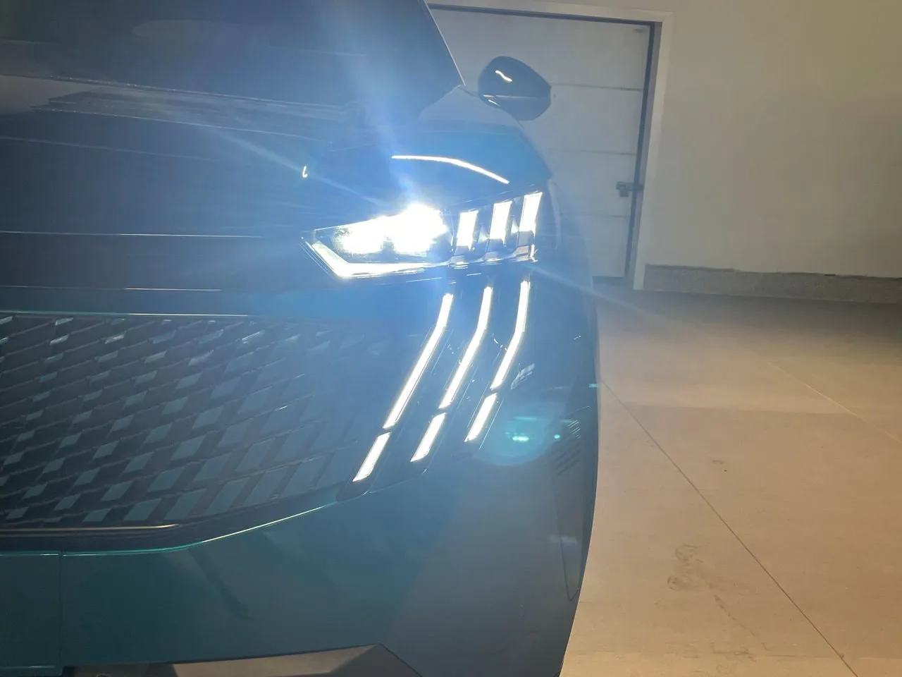 Vehicle image 20