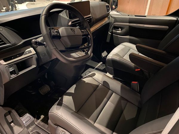 Peugeot Expert CrewCab L3 180hk Auto Luxury Pack - 2025