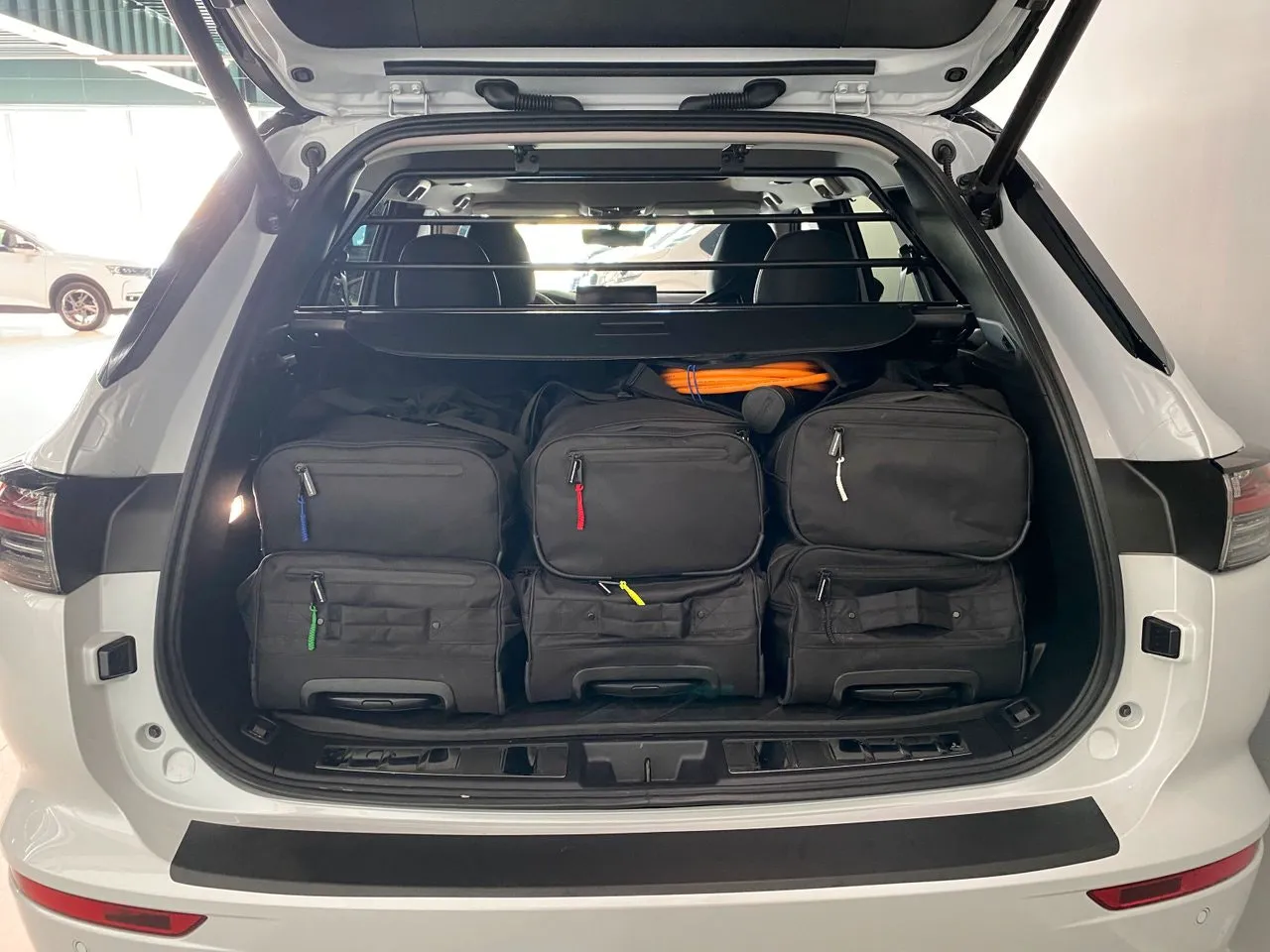 Vehicle image 8