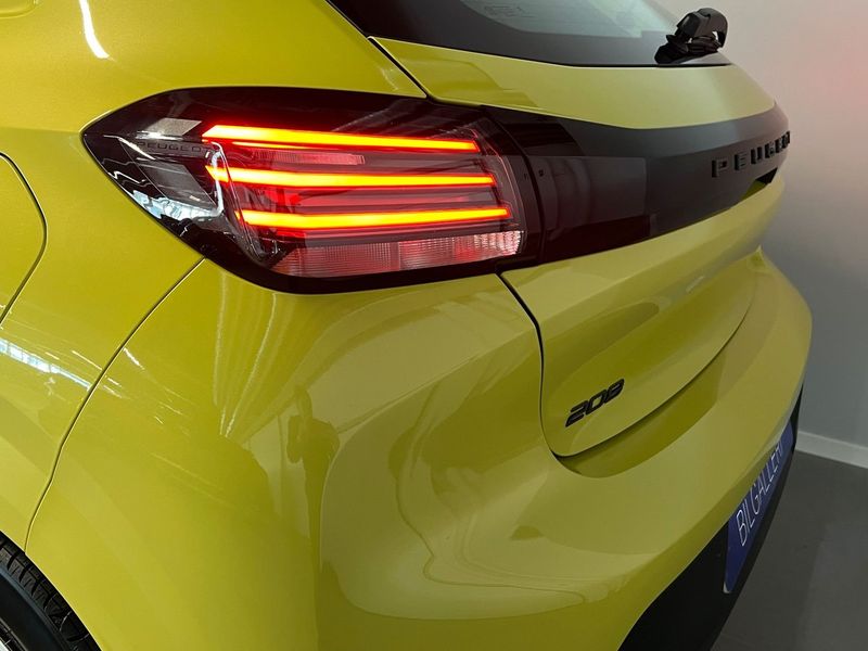 Peugeot 208 bild 8