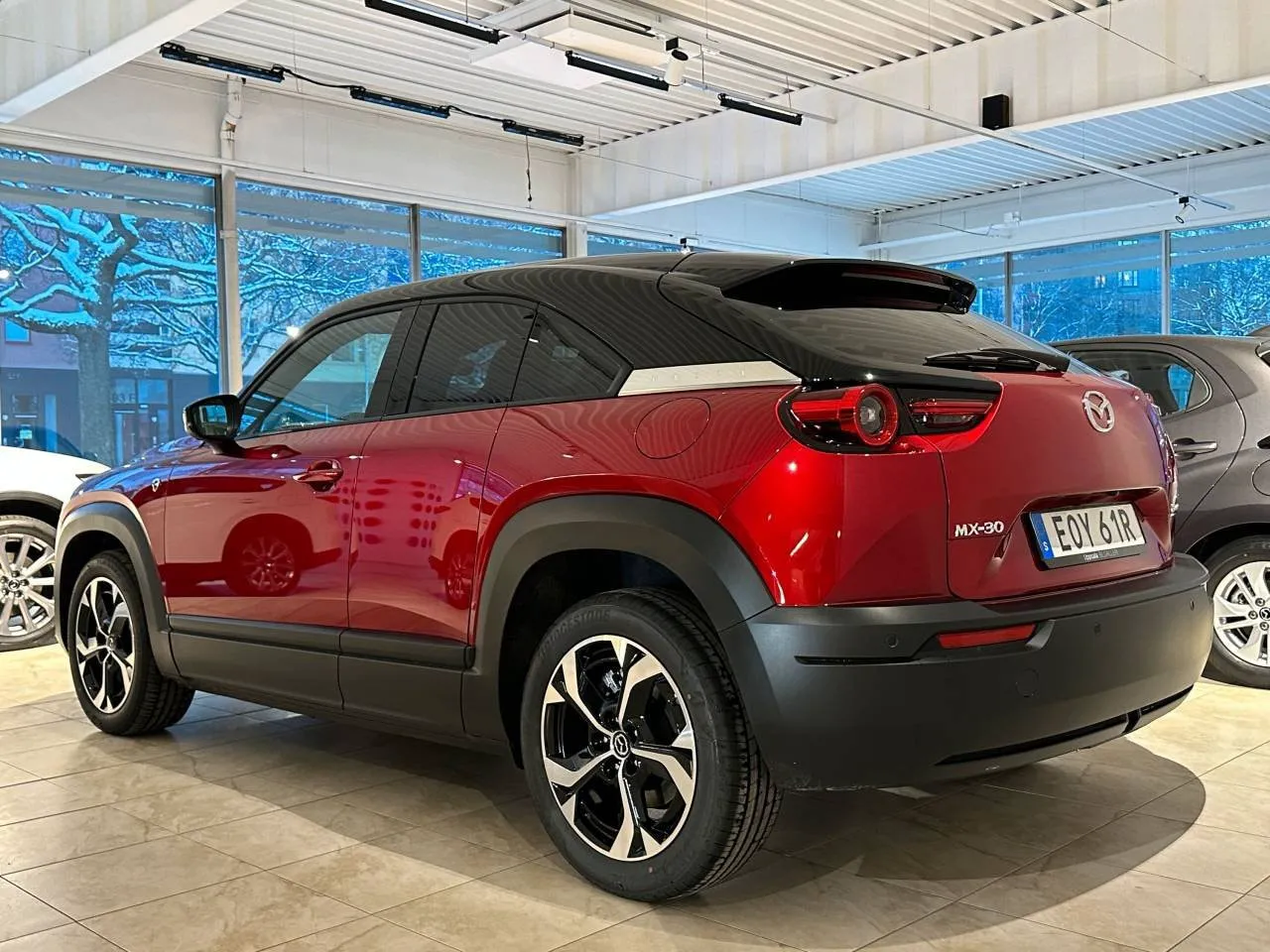 Vehicle image 4