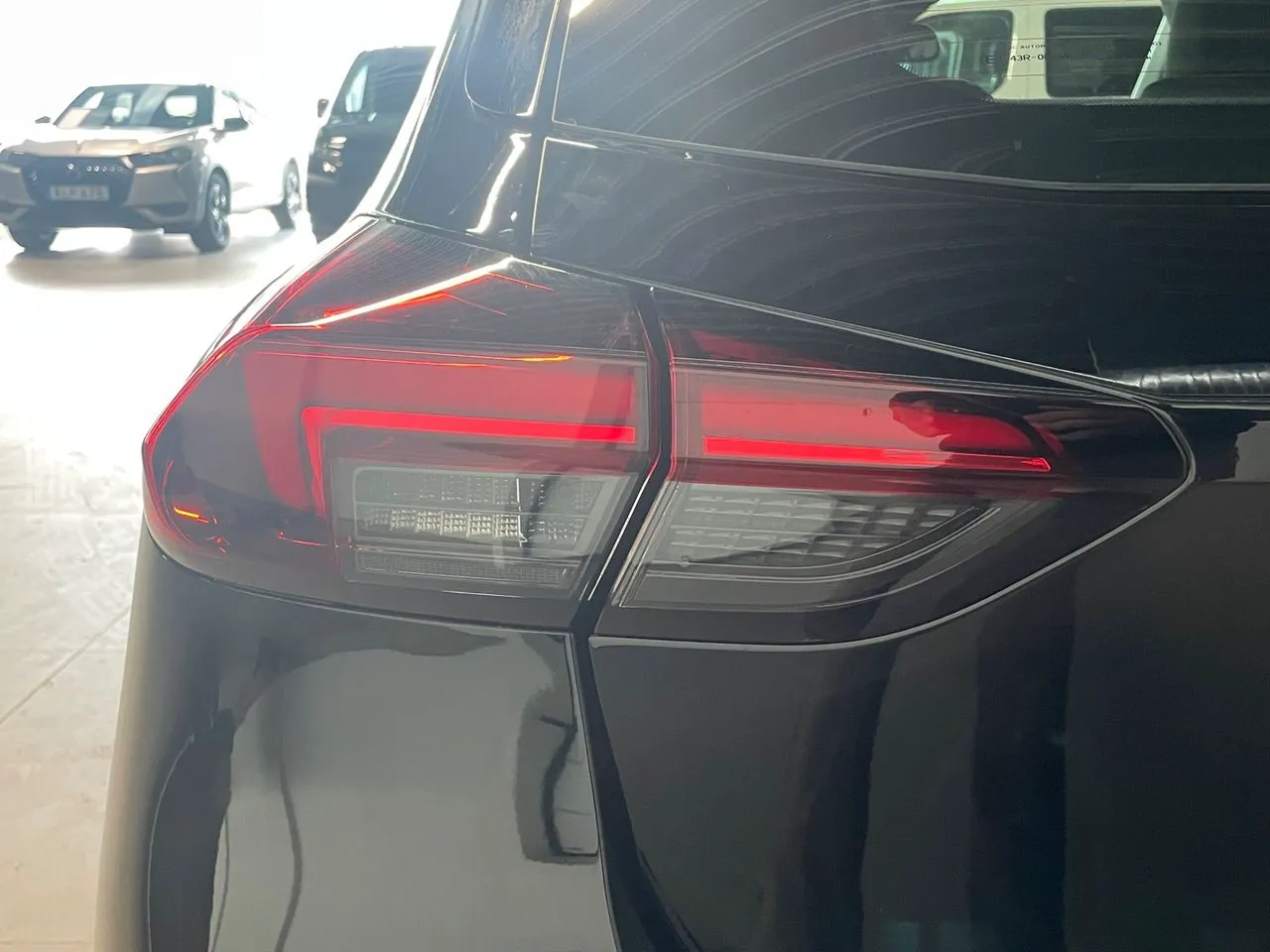 Vehicle image 21