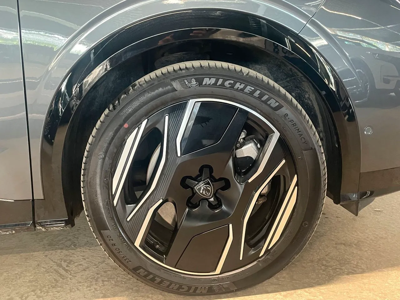 Vehicle image 20