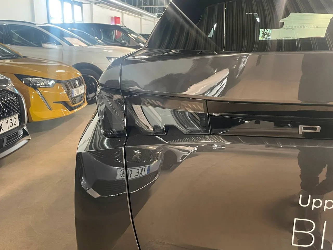 Vehicle image 22