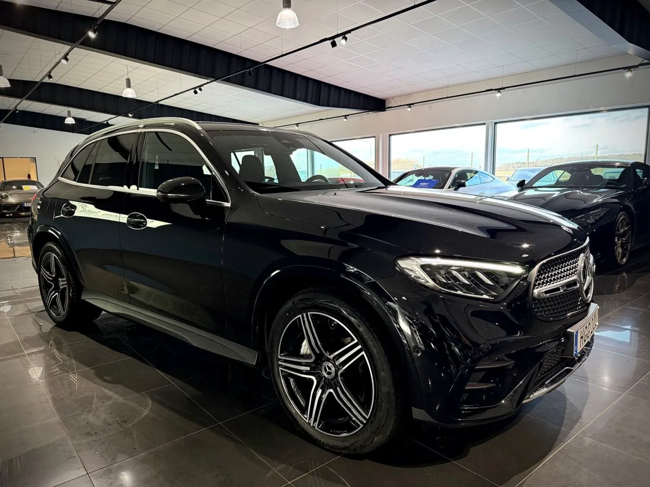 Vehicle image 7