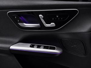 Mercedes GLC300 bild 14