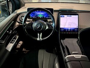 Mercedes EQE43 SUV bild 4