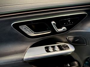 Mercedes EQE43 SUV bild 6