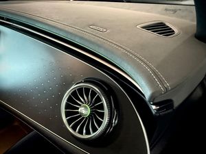 Mercedes EQE43 SUV bild 18