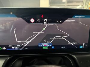 Mercedes EQE43 SUV bild 12