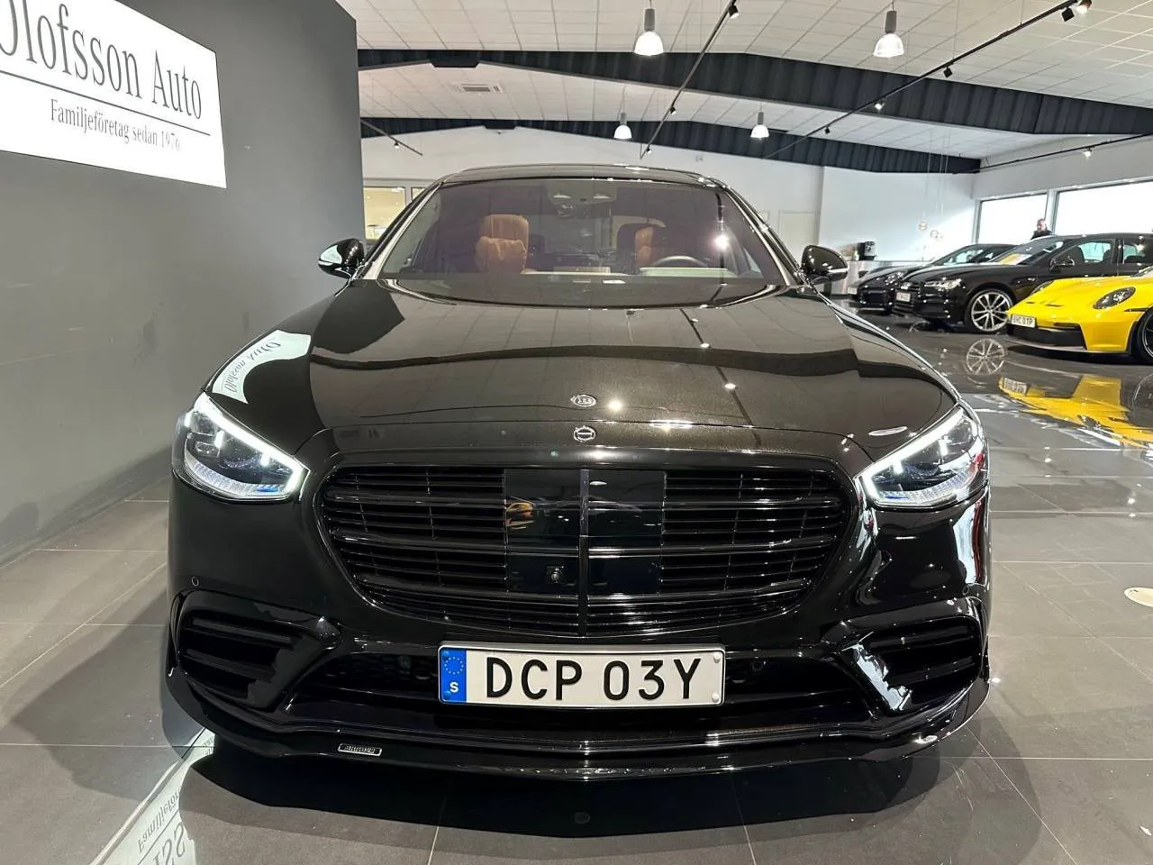Vehicle image 18