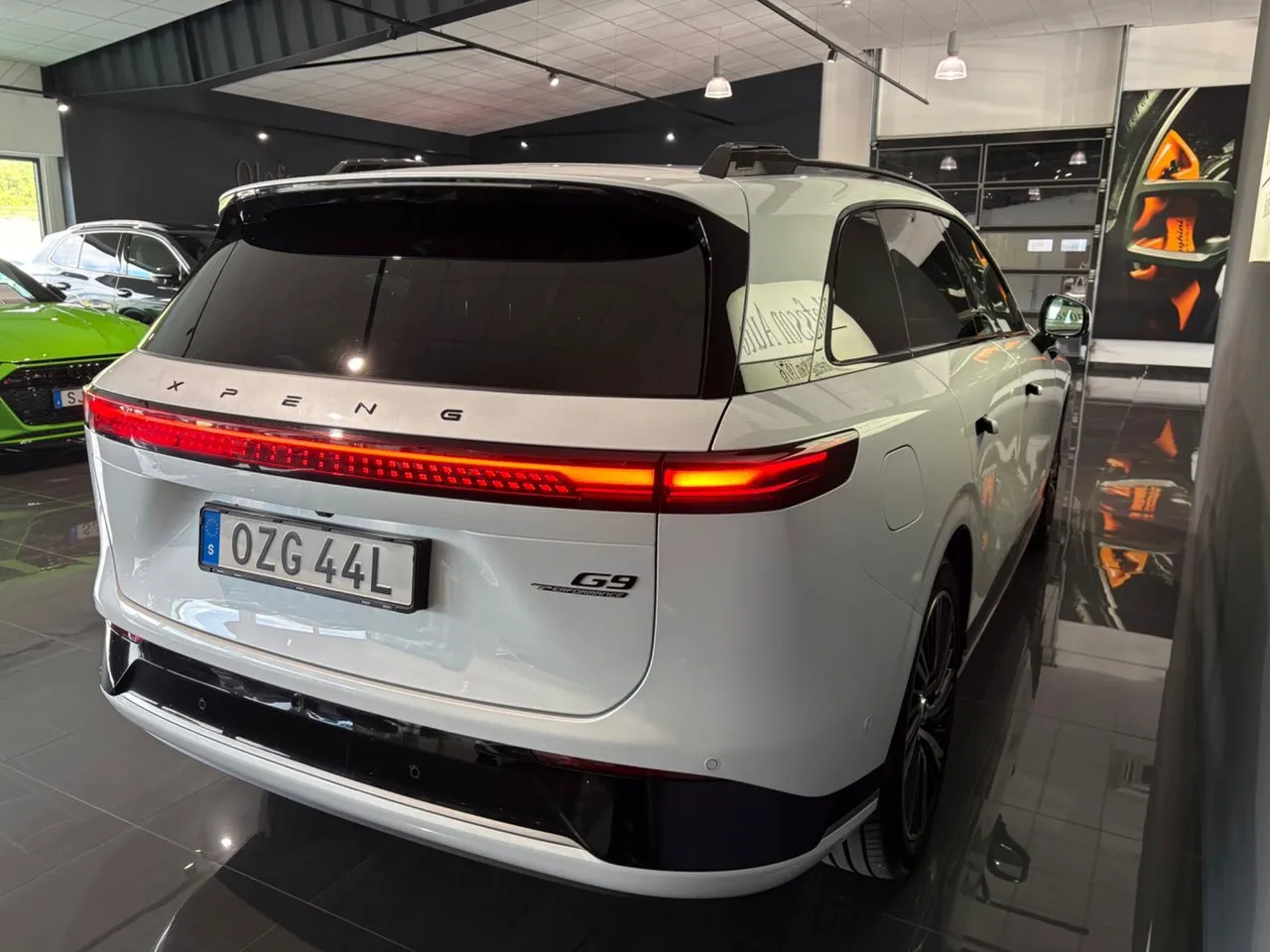 Vehicle image 13