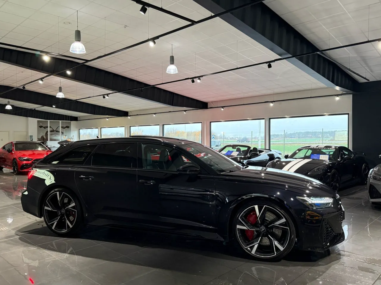 Vehicle image 11