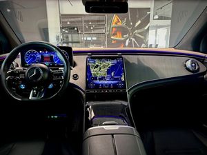 Mercedes EQE43 SUV bild 14