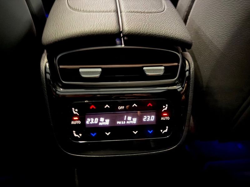 Mercedes EQE43 SUV bild 13