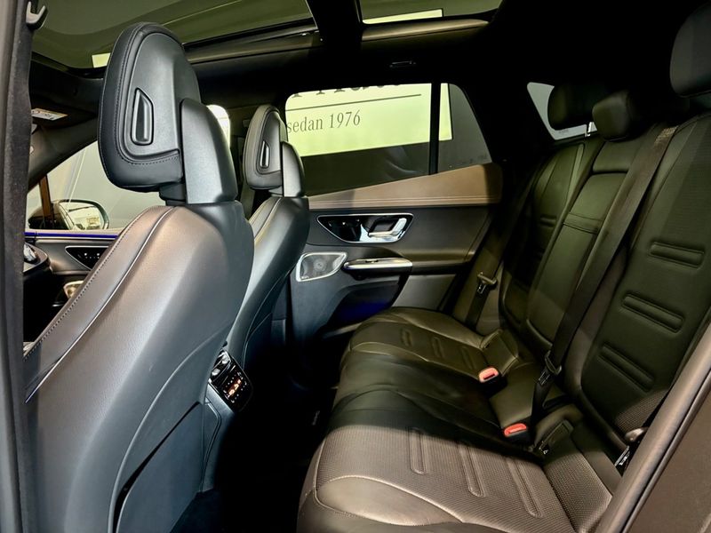 Mercedes EQE43 SUV bild 11
