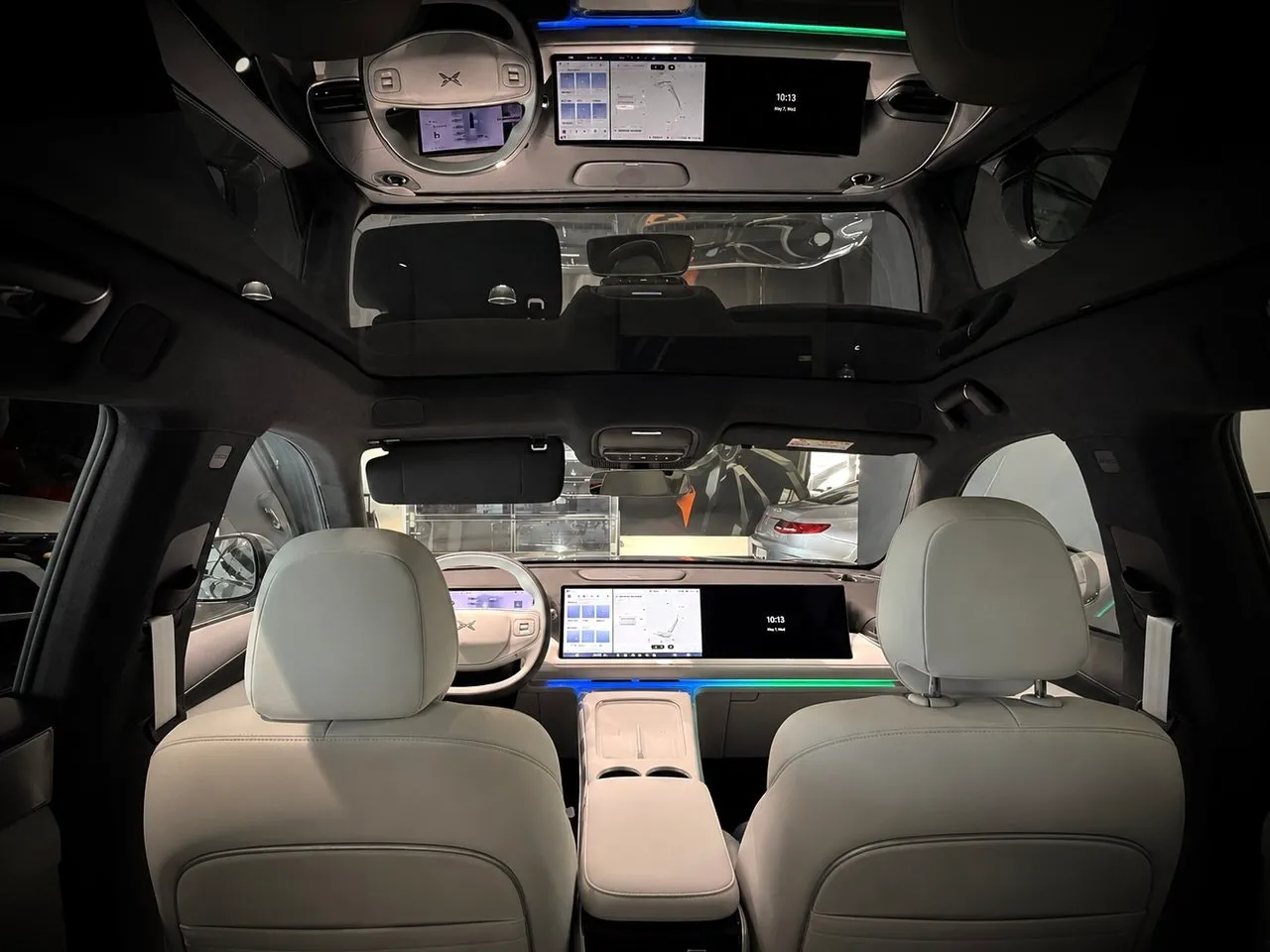 Vehicle image 13