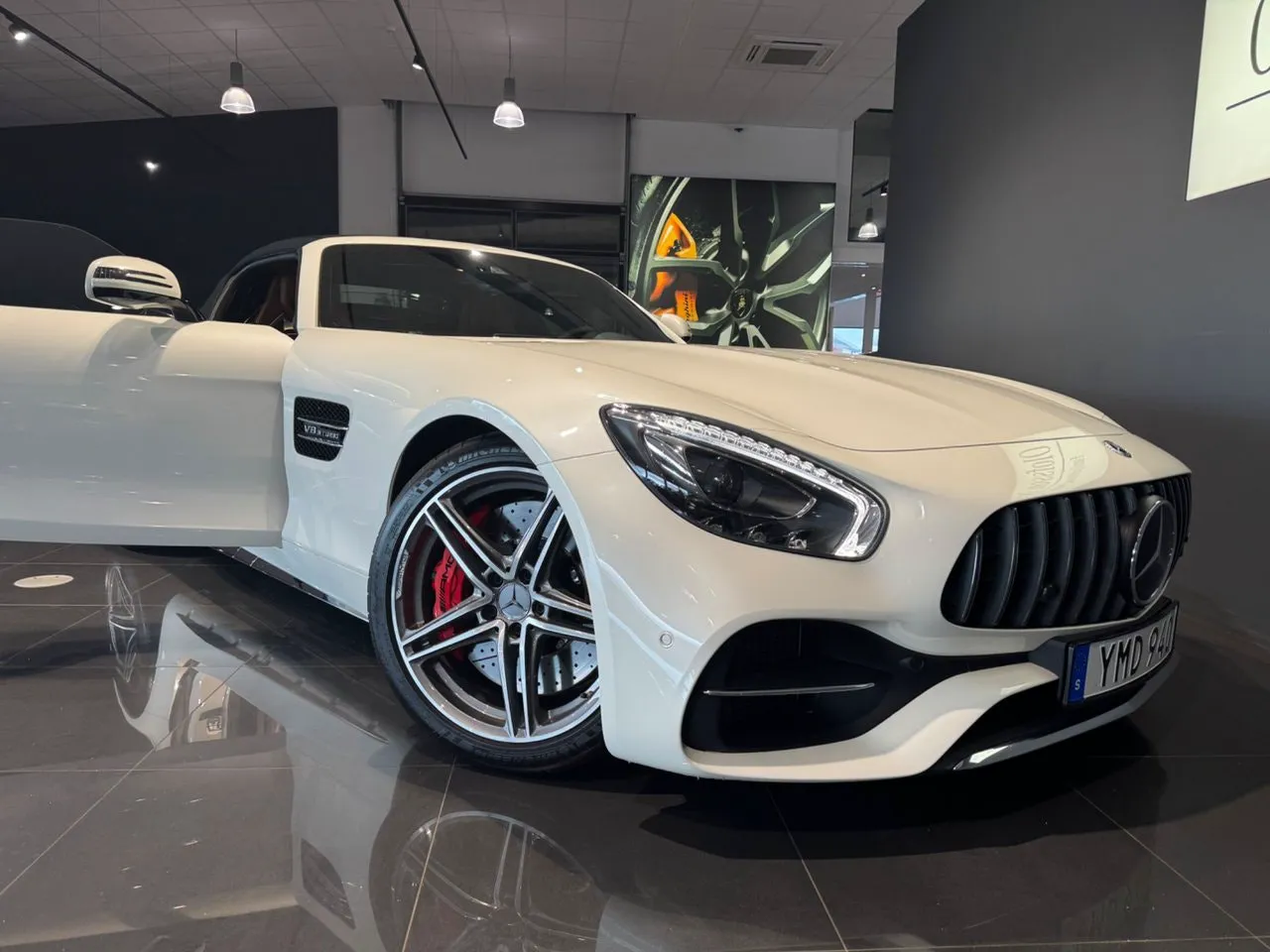Vehicle image 20