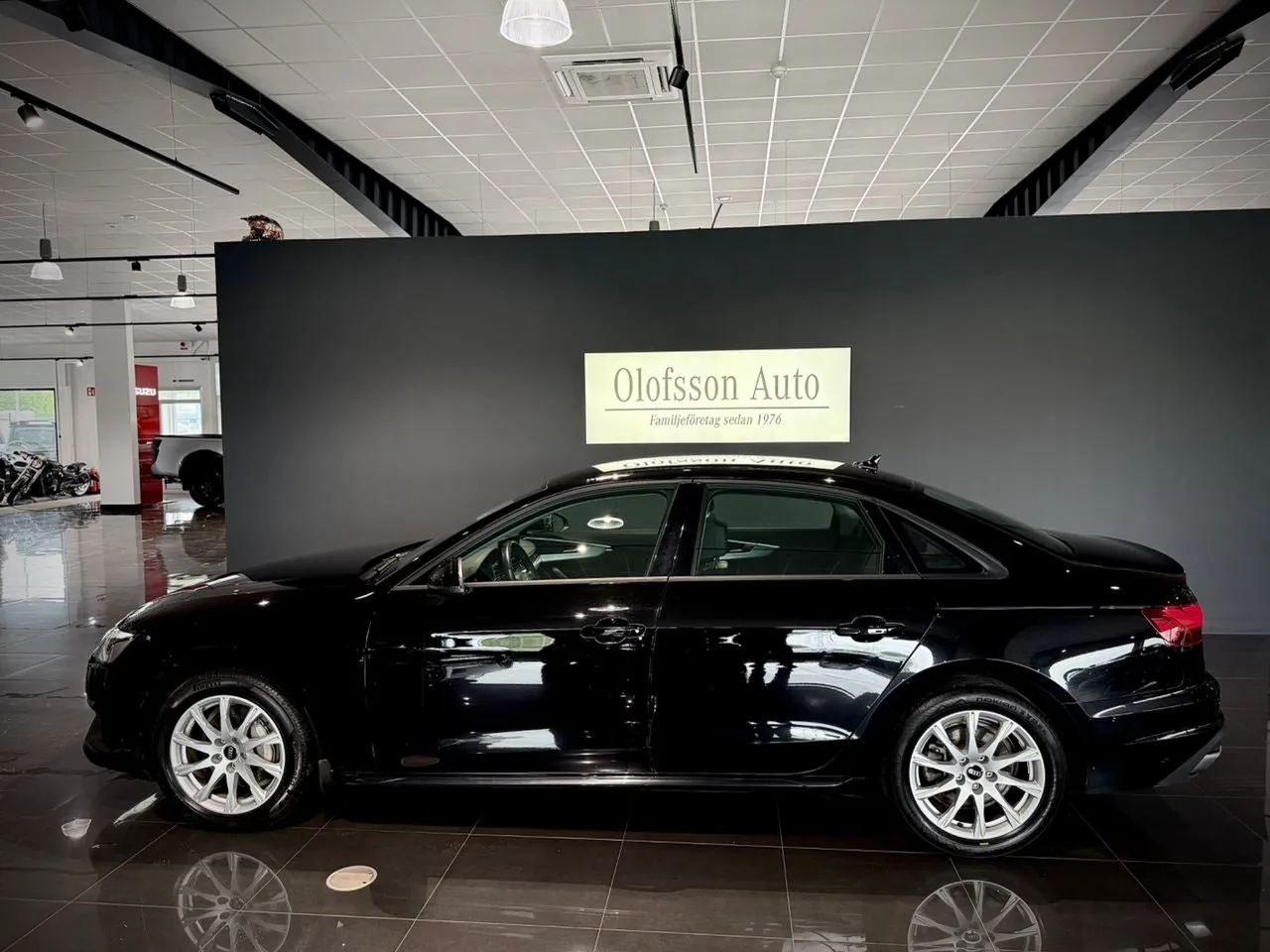 Vehicle image 9