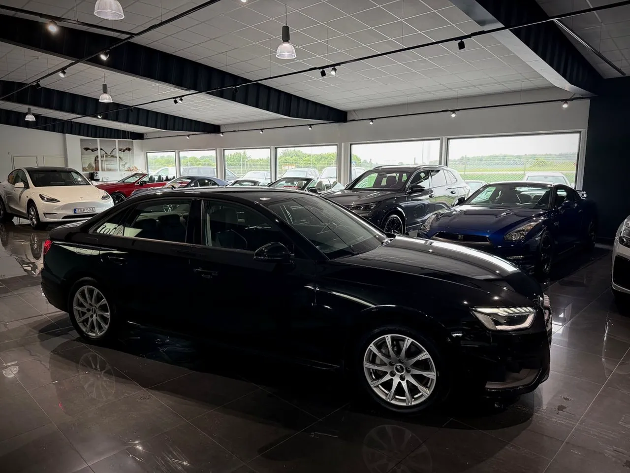 Vehicle image 18