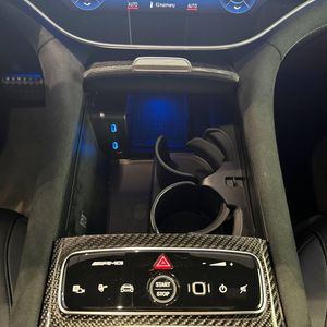 Mercedes EQE43 SUV bild 17