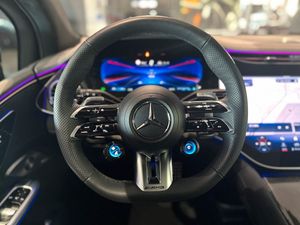 Mercedes EQE43 SUV bild 12