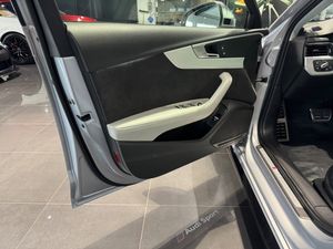 Audi RS4 bild 8