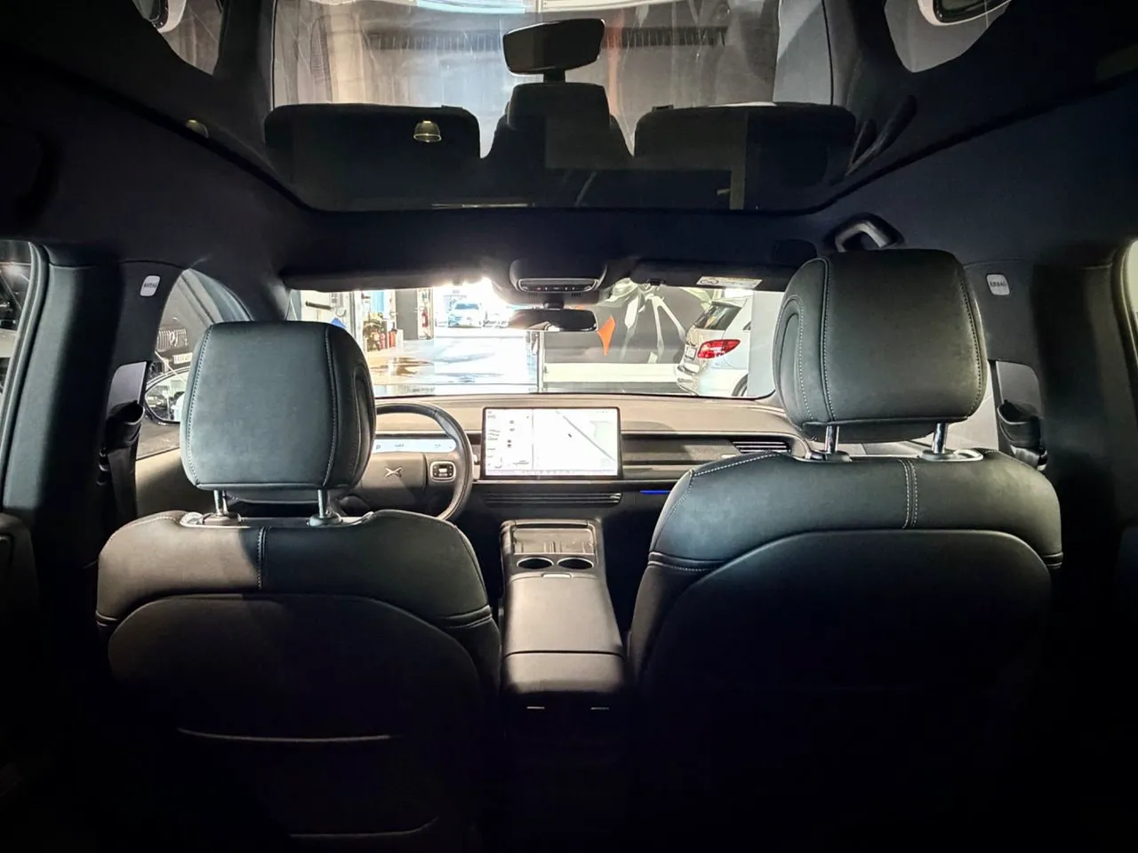 Vehicle image 8