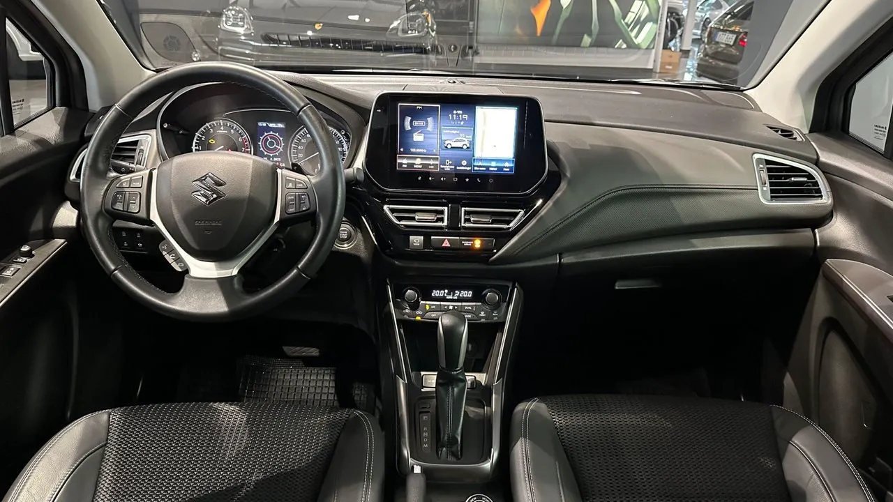 Vehicle image 8
