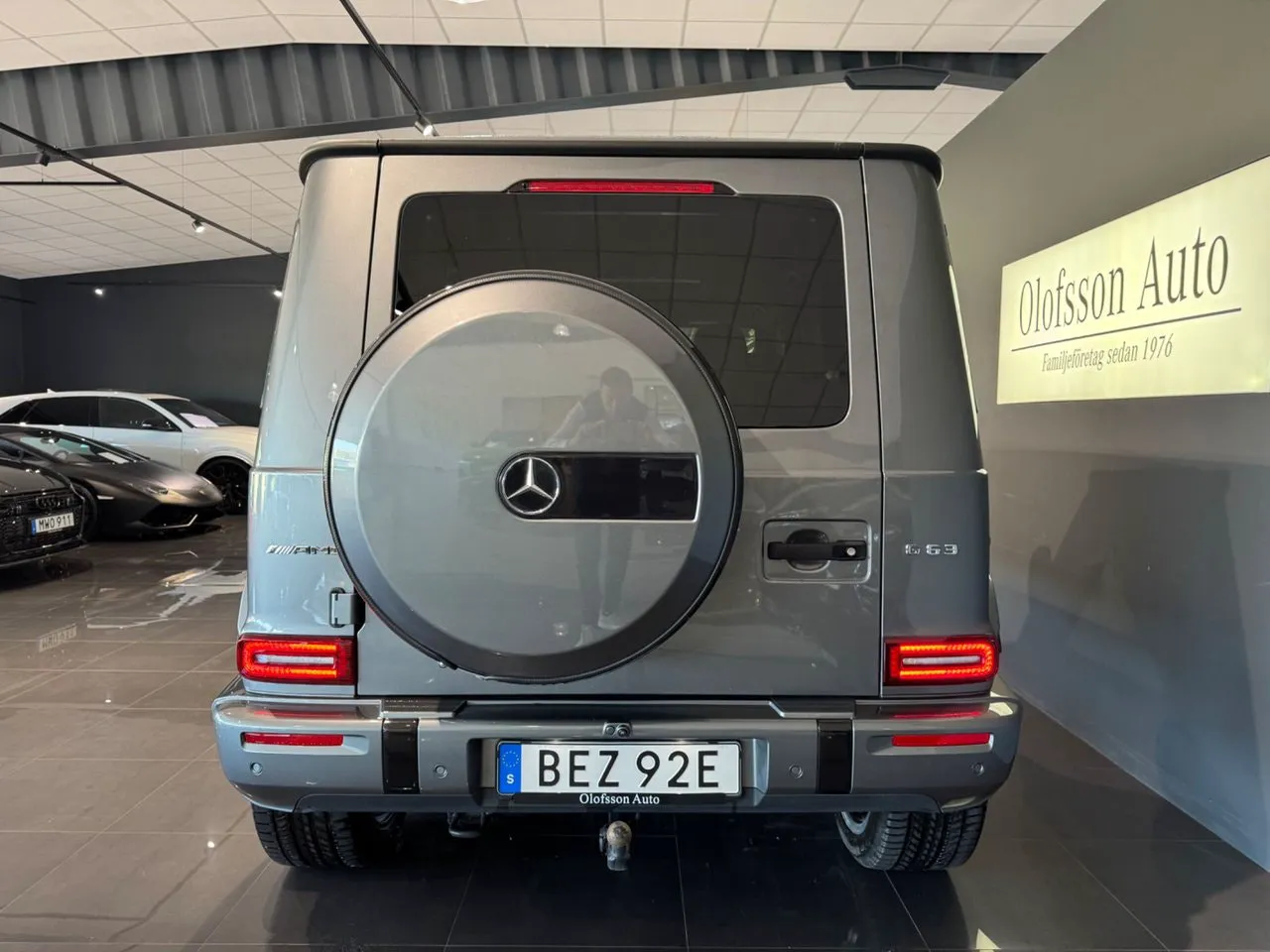 Vehicle image 10