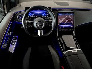 Mercedes EQE350 SUV bild 4
