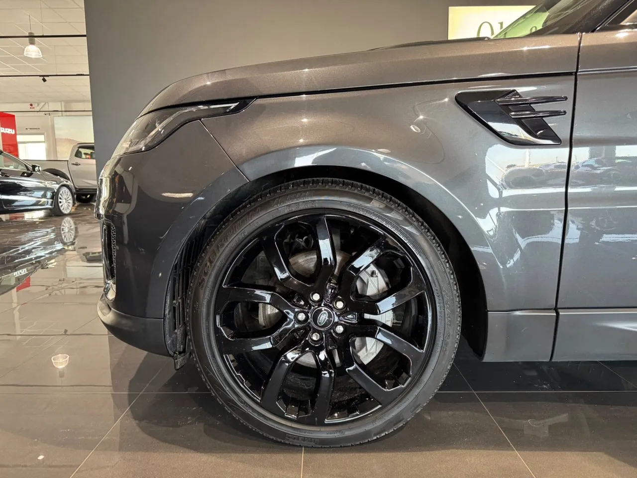 Vehicle image 13