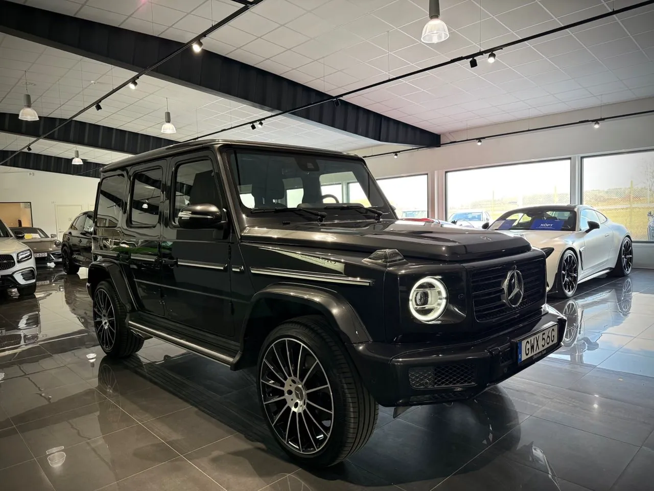 Vehicle image 25