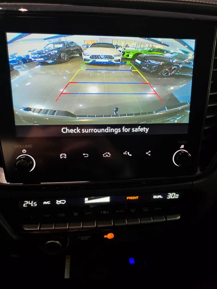 Vehicle image 15