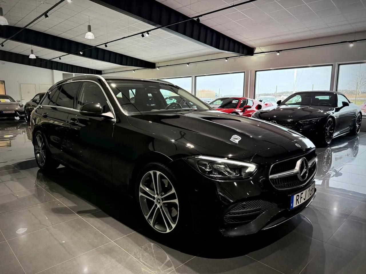 Vehicle image 9