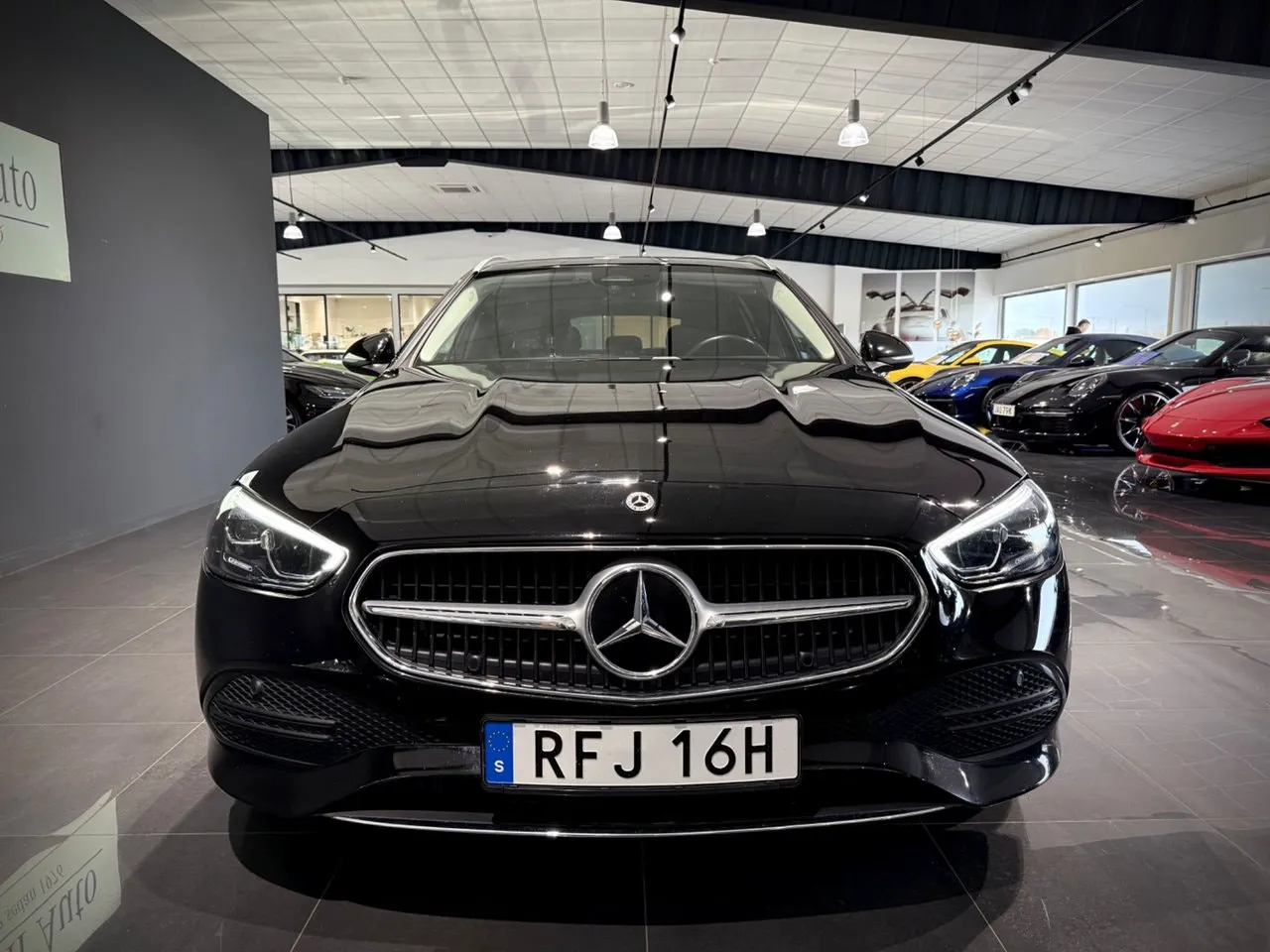 Vehicle image 12