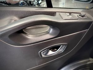 Renault Trafic bild 18