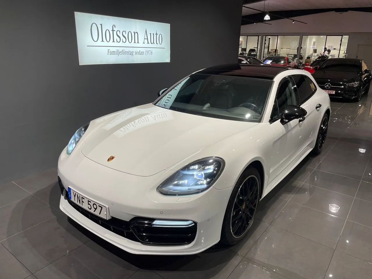 Vehicle image 11