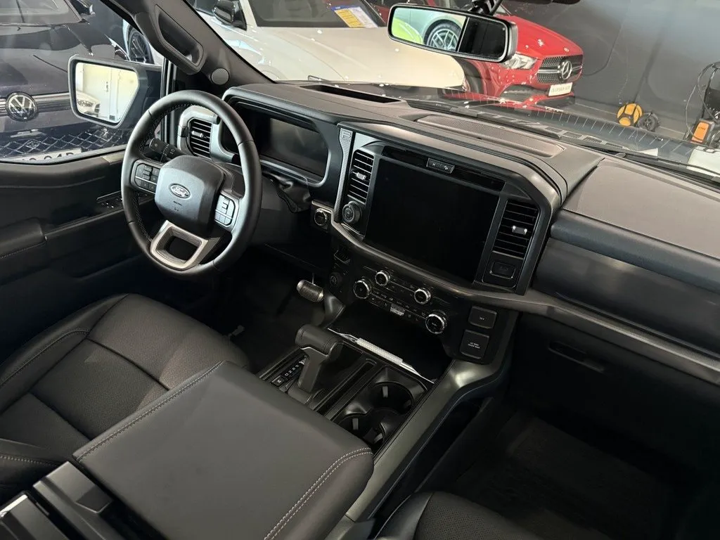 Vehicle image 18