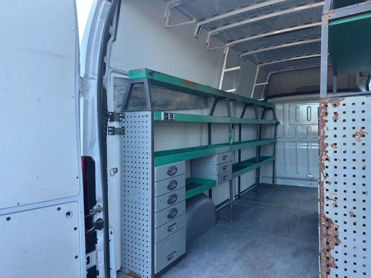 Vehicle image 13