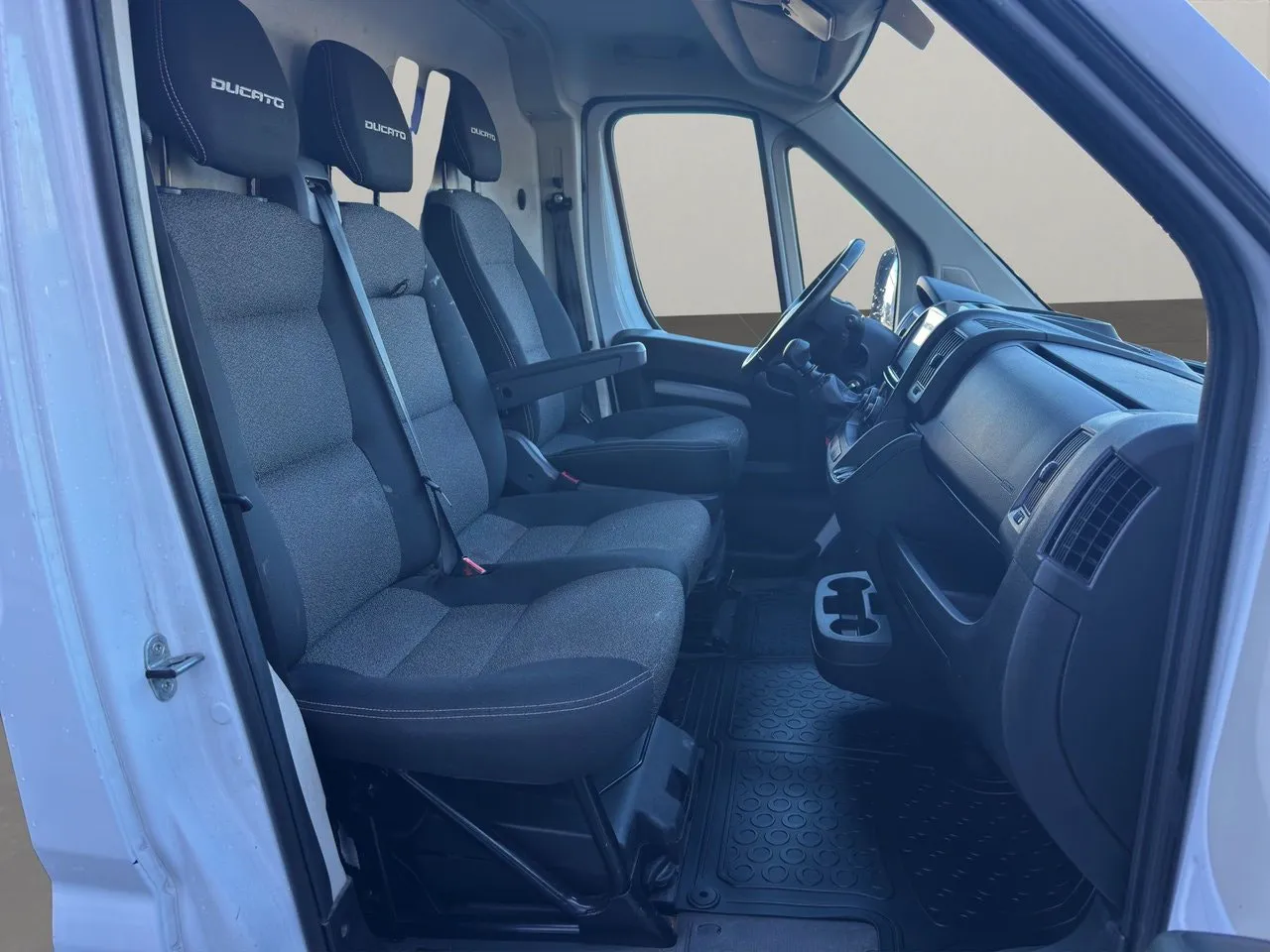 Vehicle image 14