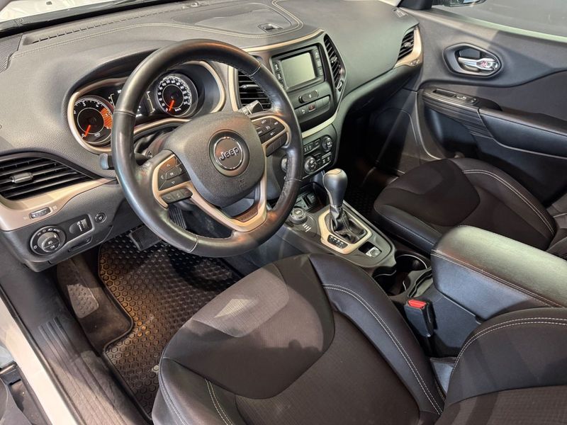 Jeep Cherokee bild 6