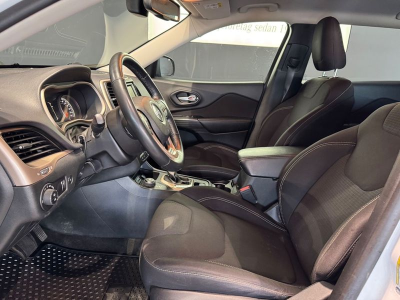 Jeep Cherokee bild 7