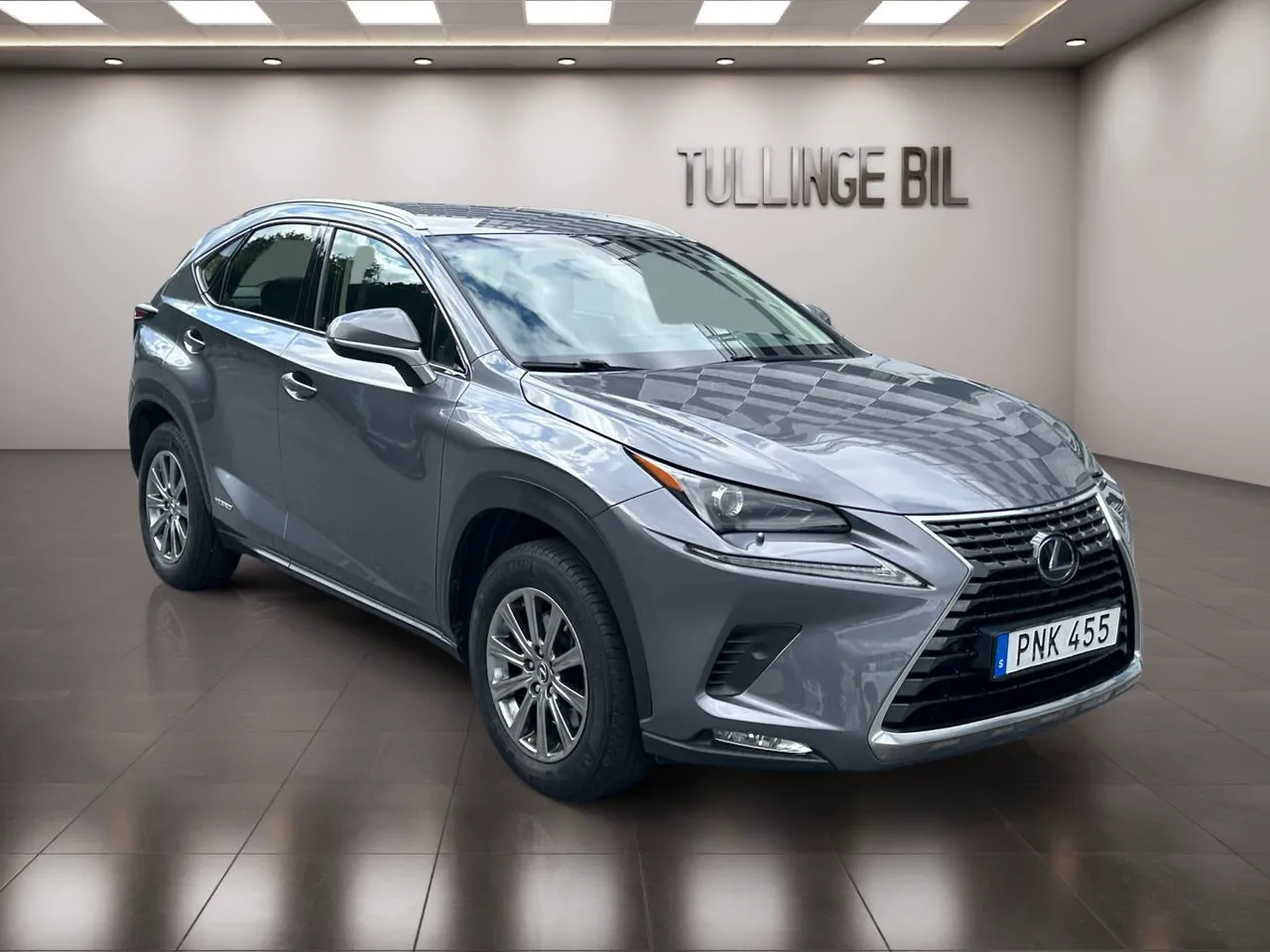 Vehicle image 6