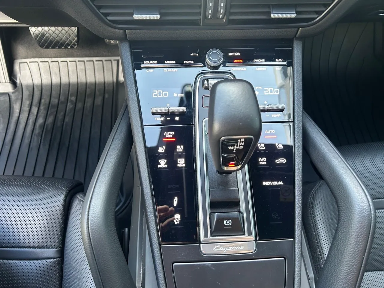 Vehicle image 30