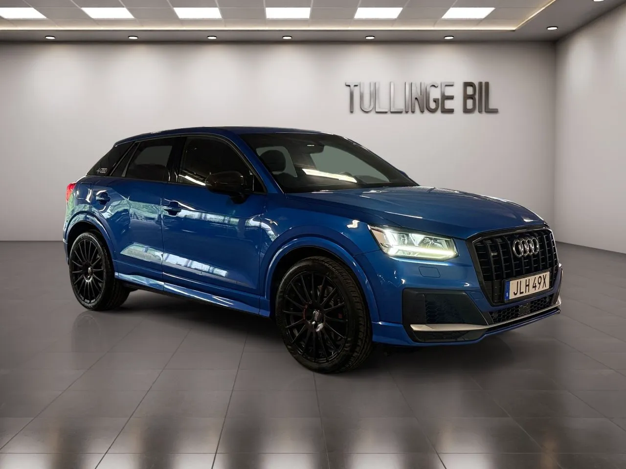 Vehicle image 6